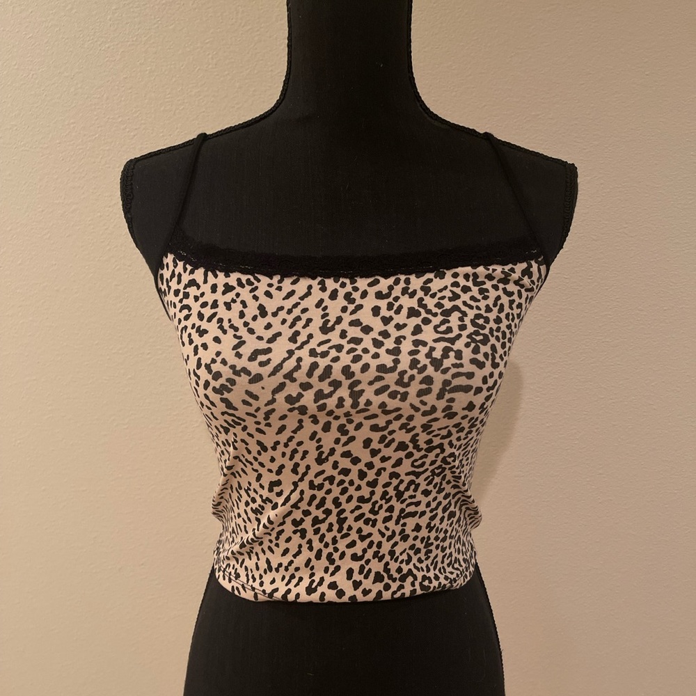 SHEIN Women’s Cheetah print tank top.